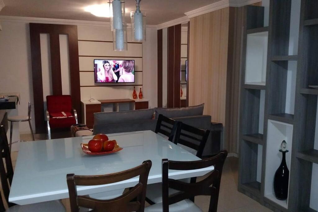 Lindo Apto Com Otima Localizacao Balneario Camboriu